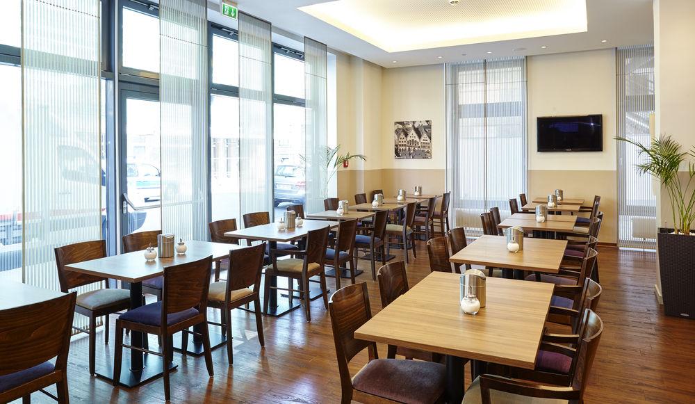 Holiday Inn Express Frankfurt City Hauptbahnhof Frankfurt am Main ภายนอก รูปภาพ