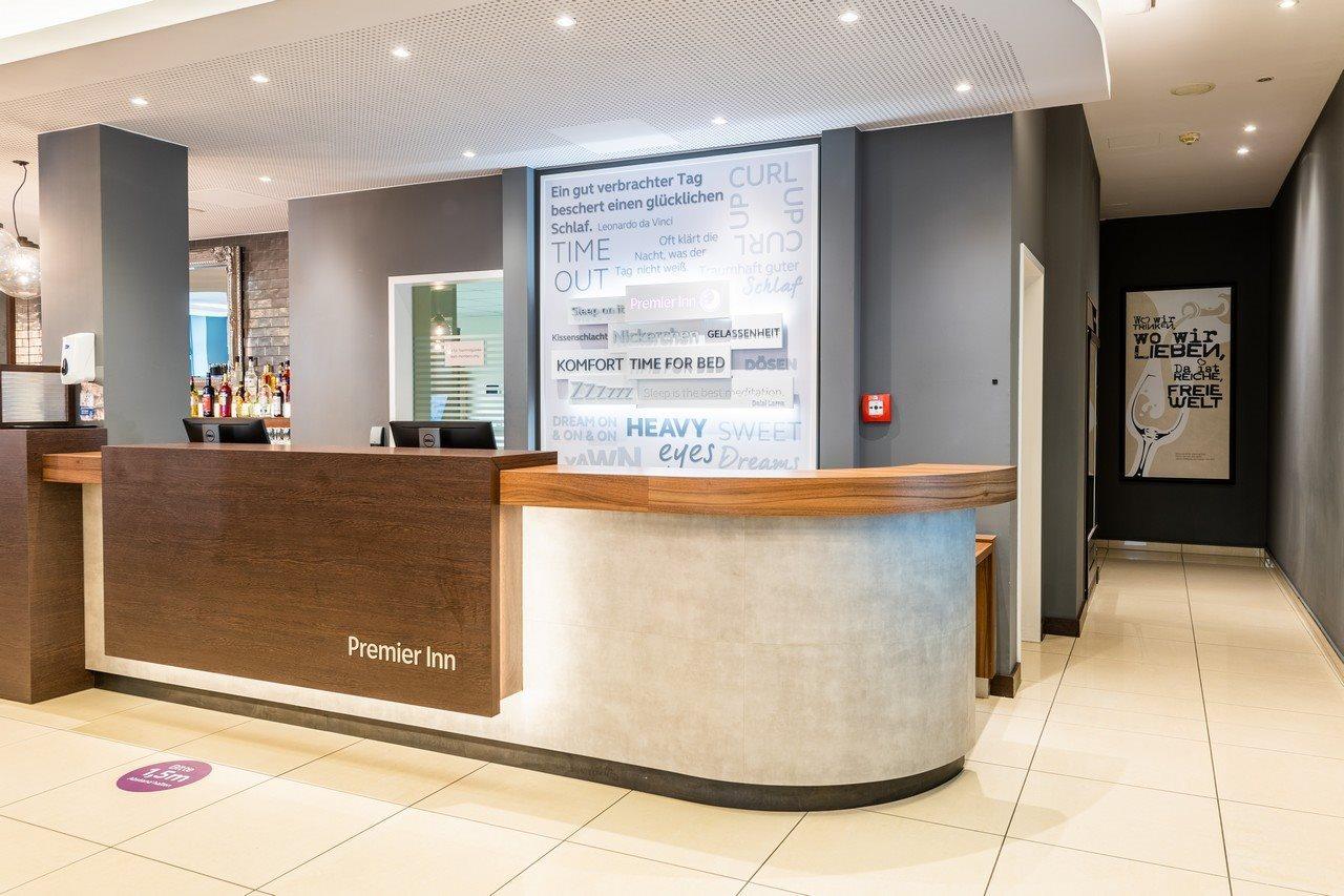 Holiday Inn Express Frankfurt City Hauptbahnhof Frankfurt am Main ภายนอก รูปภาพ